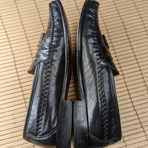 Florsheim Men's Size 10D Black Leather Alligator Print Tassel Loafers. 312pm - Picture 6 of 11